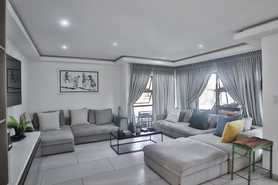 4 Bedroom Property for Sale in WestLake Country Safari Estate North West